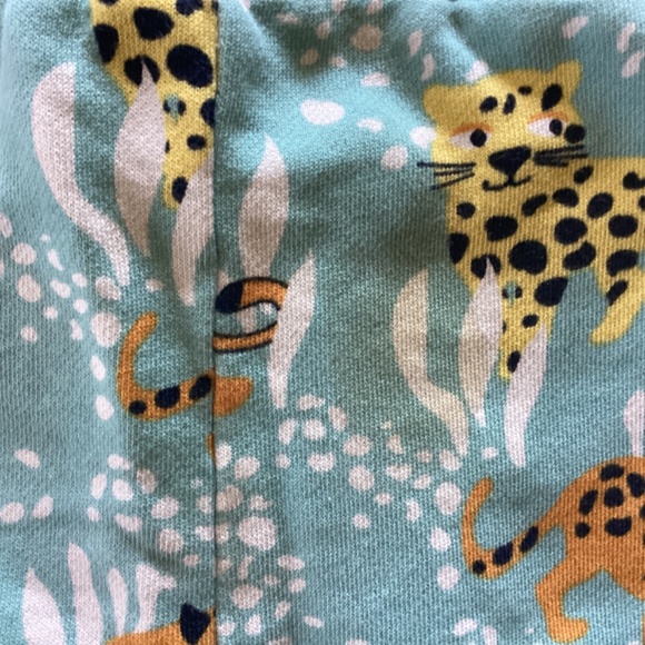 Polarn O Pyret unisex leopard shorts 2-3t - Picture 3 of 4